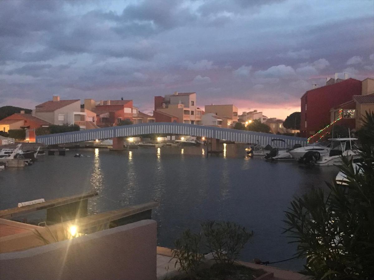 Marina Les Pieds Dans L Eau Appartement Le Barcarès Buitenkant foto